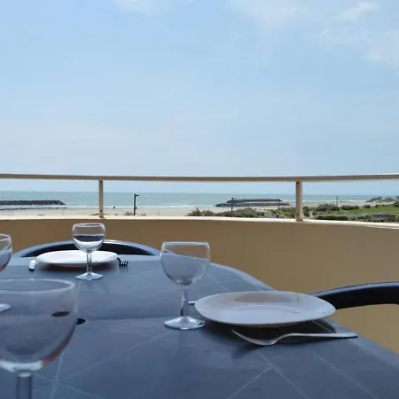 Cap D'agde : T2 Avec Piscine, Parking, A 50m De La - Fr-1-249-71 *