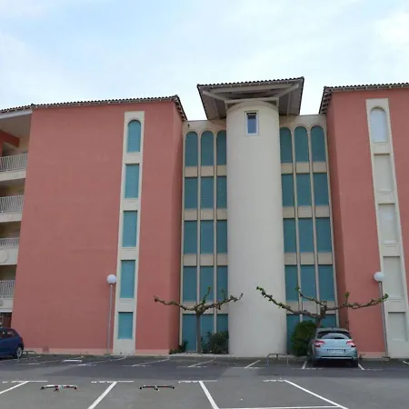 Apartman Cap D'agde : T2 Avec Piscine, Parking, A 50m De La - Fr-1-249-71 Agde